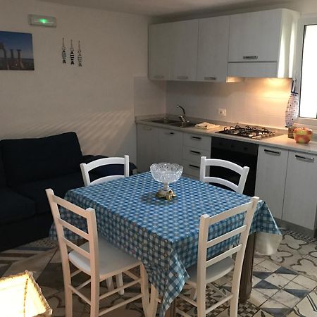 Villa Ceni - Appartamenti Con Camere, Cucina, Wc E Terrazza Sul Mare In Villa Con Piscina, Giardino E Parcheggio Marinella di Selinunte Exterior foto