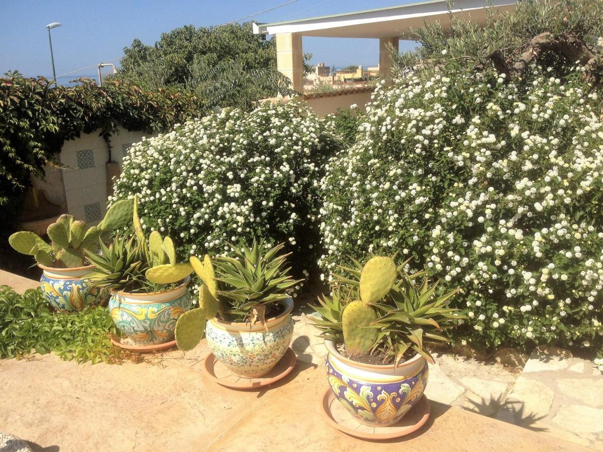 Villa Ceni - Appartamenti Con Camere, Cucina, Wc E Terrazza Sul Mare In Villa Con Piscina, Giardino E Parcheggio Marinella di Selinunte Exterior foto