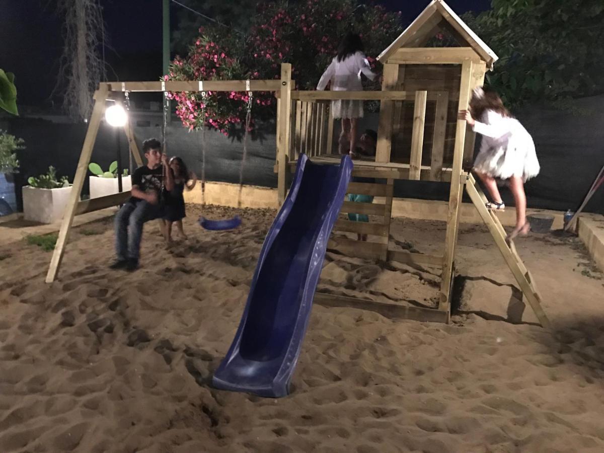 Villa Ceni - Appartamenti Con Camere, Cucina, Wc E Terrazza Sul Mare In Villa Con Piscina, Giardino E Parcheggio Marinella di Selinunte Exterior foto