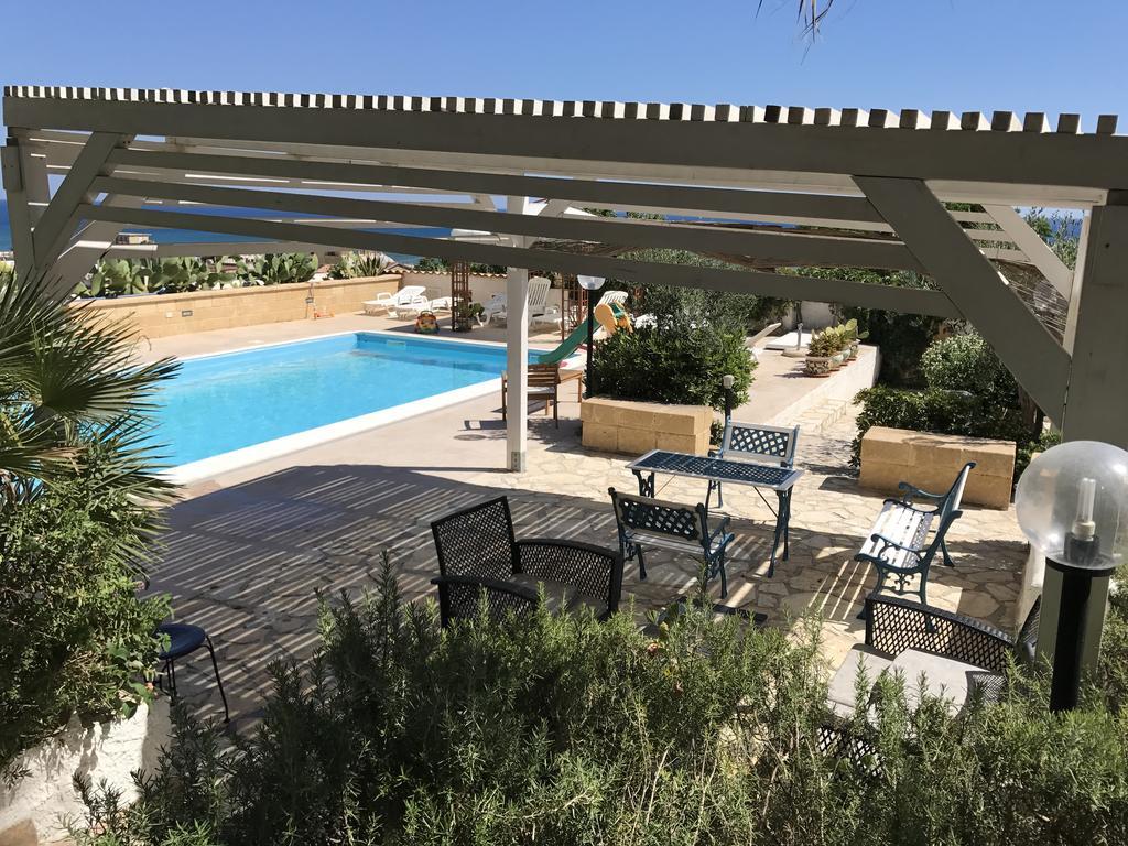 Villa Ceni - Appartamenti Con Camere, Cucina, Wc E Terrazza Sul Mare In Villa Con Piscina, Giardino E Parcheggio Marinella di Selinunte Exterior foto