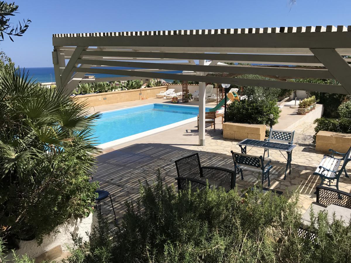 Villa Ceni - Appartamenti Con Camere, Cucina, Wc E Terrazza Sul Mare In Villa Con Piscina, Giardino E Parcheggio Marinella di Selinunte Exterior foto