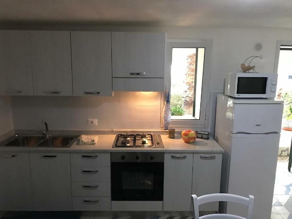 Villa Ceni - Appartamenti Con Camere, Cucina, Wc E Terrazza Sul Mare In Villa Con Piscina, Giardino E Parcheggio Marinella di Selinunte Exterior foto