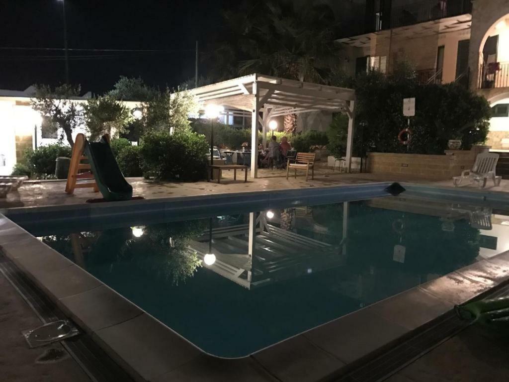 Villa Ceni - Appartamenti Con Camere, Cucina, Wc E Terrazza Sul Mare In Villa Con Piscina, Giardino E Parcheggio Marinella di Selinunte Exterior foto