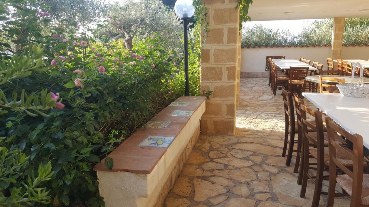 Villa Ceni - Appartamenti Con Camere, Cucina, Wc E Terrazza Sul Mare In Villa Con Piscina, Giardino E Parcheggio Marinella di Selinunte Exterior foto