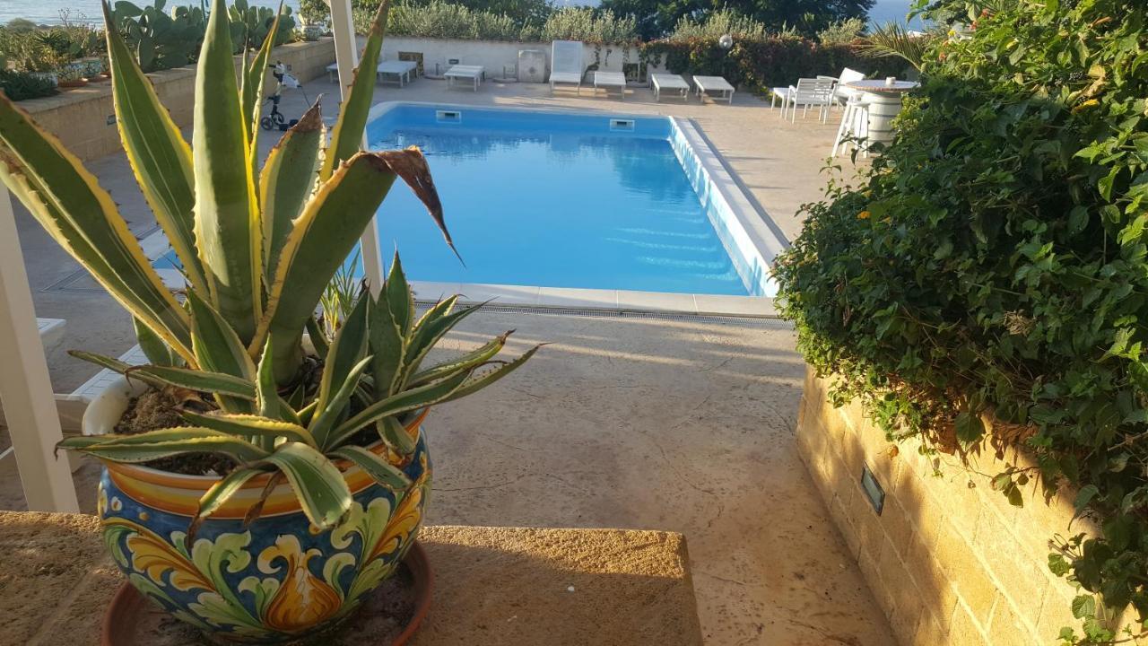 Villa Ceni - Appartamenti Con Camere, Cucina, Wc E Terrazza Sul Mare In Villa Con Piscina, Giardino E Parcheggio Marinella di Selinunte Exterior foto